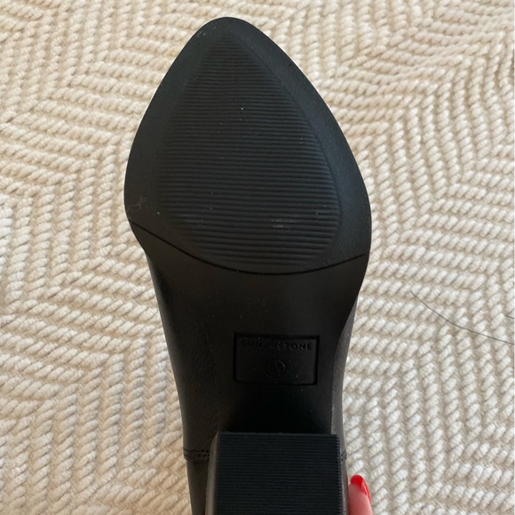 Black Pointed Toe Booties - size 6- Sun and Stone - Picture 2 of 6